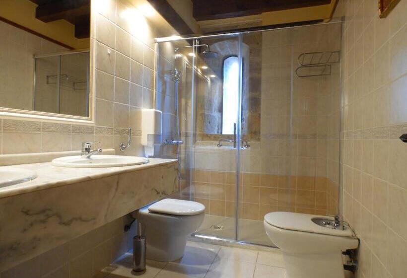 הוסטל Posada Torre Palacio La Taxuela