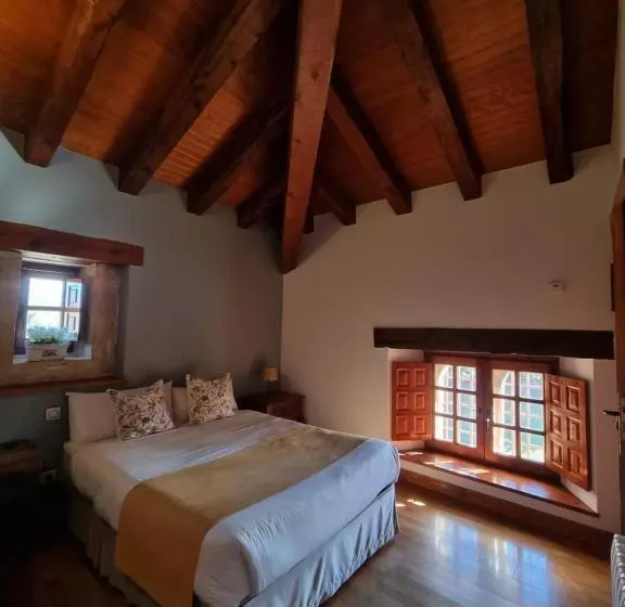 ユースホステル Posada Torre Palacio La Taxuela