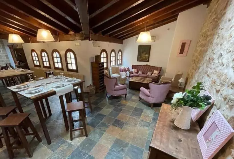 ユースホステル Posada Torre Palacio La Taxuela