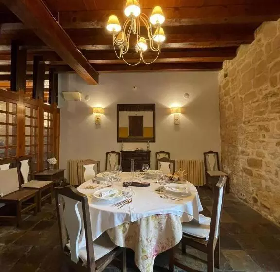 ユースホステル Posada Torre Palacio La Taxuela