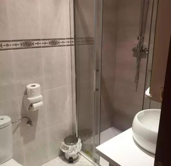 Majatalo El Bodegon De Luis