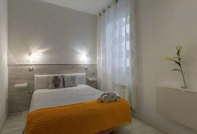 پانسیون Hostal Met Madrid