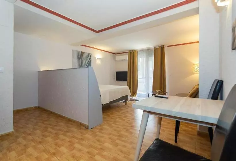 Unique Hotel Apartments