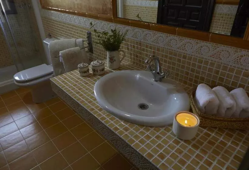 Retkeilymaja Casa Rural La Casa De Las Manuelas