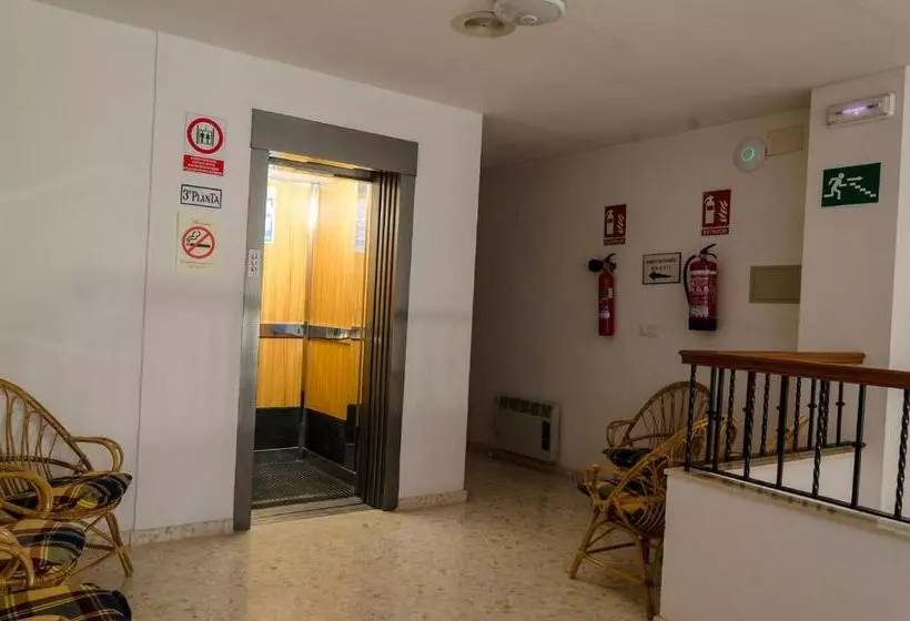 ユースホステル Convento Madre De Dios De Carmona