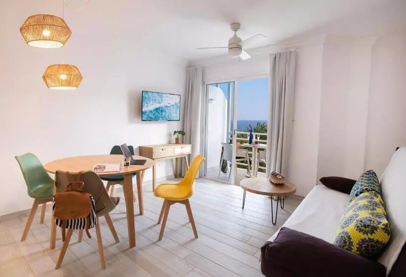 Altavista Apartahotel Adults Only Over 14