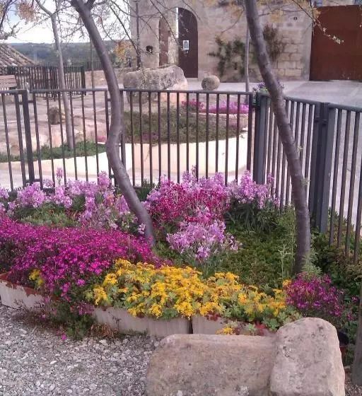 هتل Castell Palau De Torrebesses