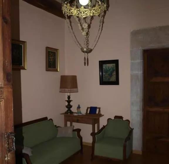 هتل Castell Palau De Torrebesses