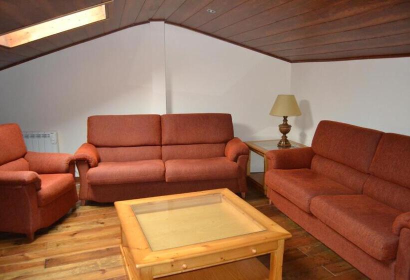 פנסיון Hostal La Muntanya