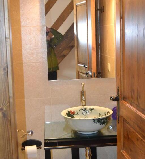 פנסיון Hostal La Muntanya