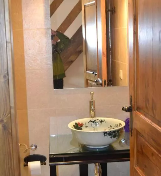 Majatalo Hostal La Muntanya