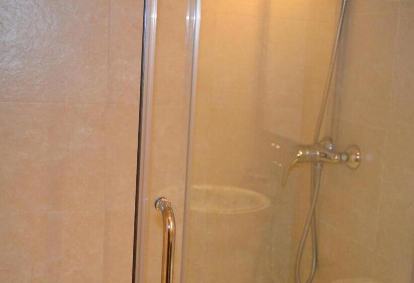 פנסיון Hostal La Muntanya