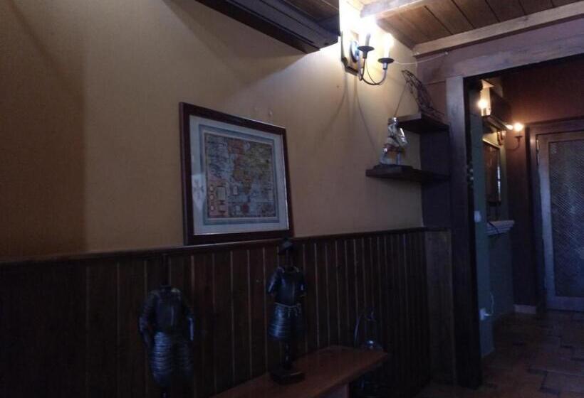 ペンション Hostal Medievo