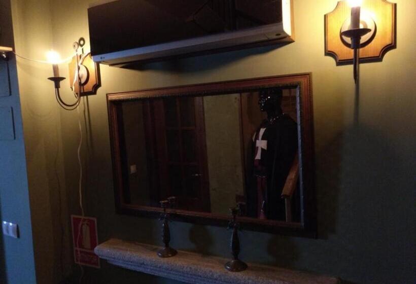 ペンション Hostal Medievo