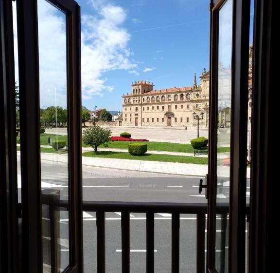 ペンション Hostal Medievo