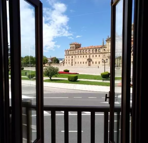 ペンション Hostal Medievo