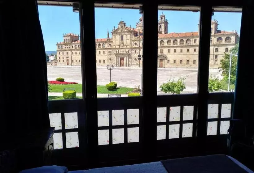 ペンション Hostal Medievo