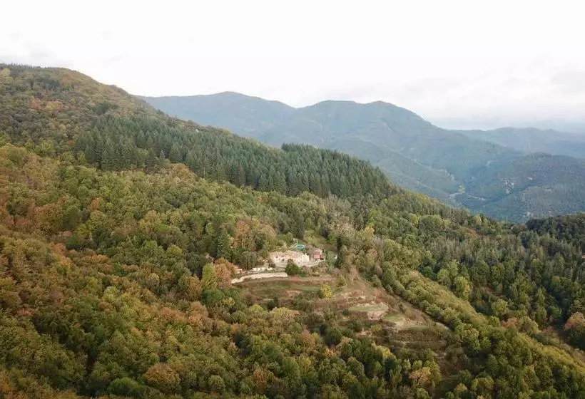 هتل Hostal Rural Masia El Buxaus Montseny