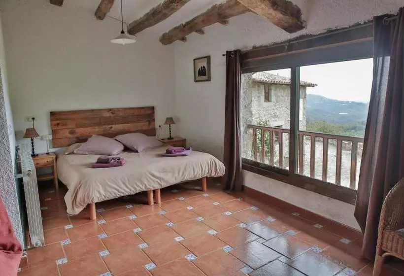 هتل Hostal Rural Masia El Buxaus Montseny