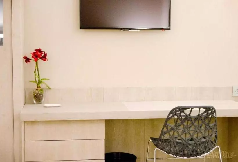 Majatalo Hostal 1888