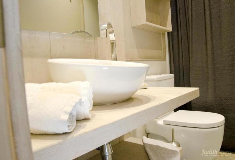 ペンション Hostal 1888