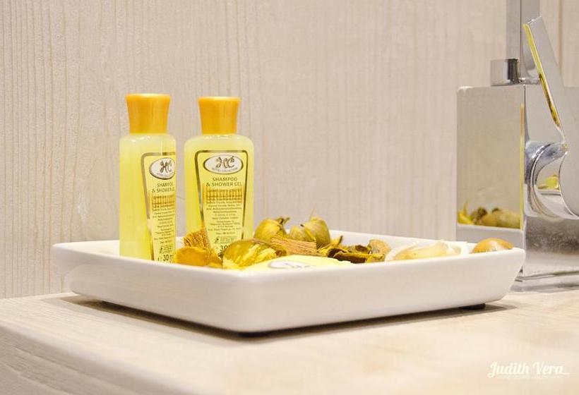 ペンション Hostal 1888