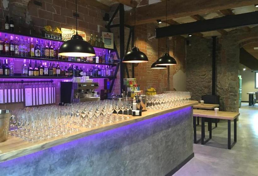 ペンション Hostal 1888