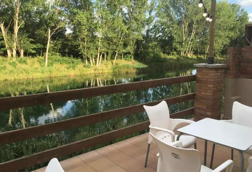 Majatalo Hostal 1888