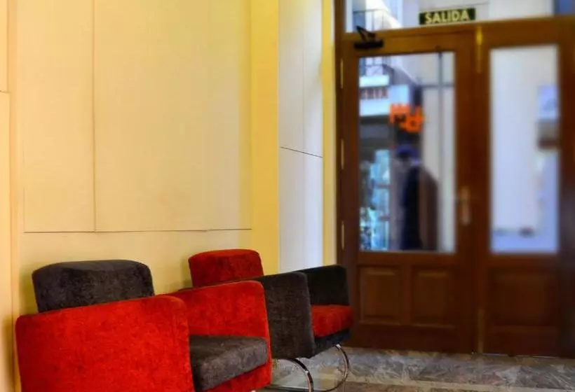 پانسیون Hostal Bajo La Muralla