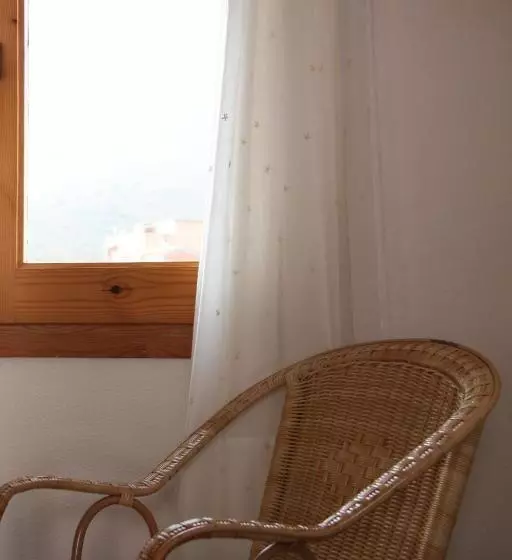 پانسیون Hostal La Florida