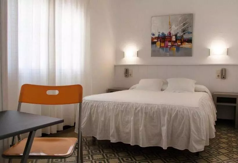 پانسیون Hostal La Florida