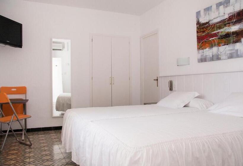 پانسیون Hostal La Florida