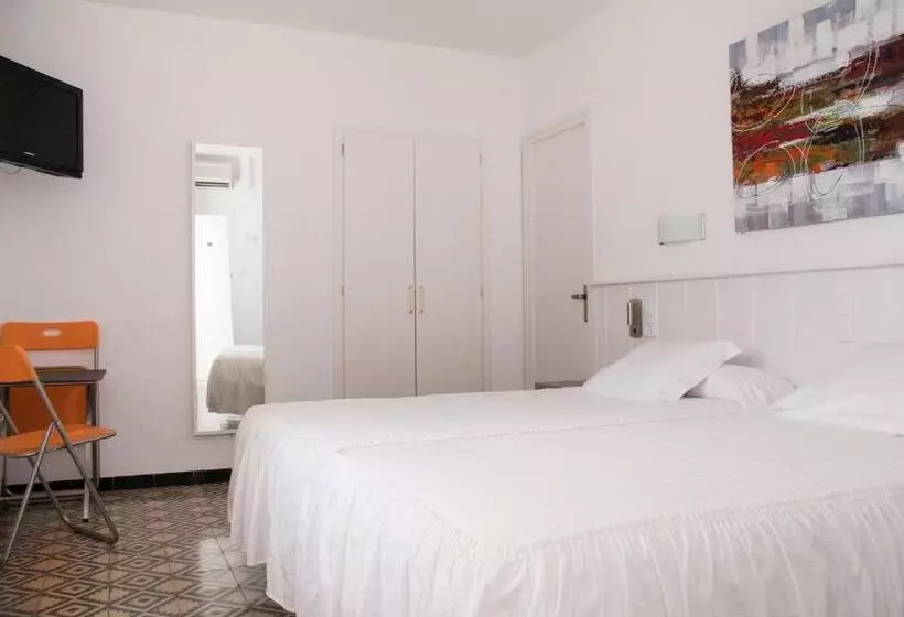 پانسیون Hostal La Florida