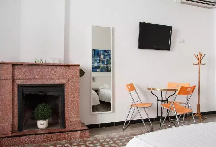 پانسیون Hostal La Florida