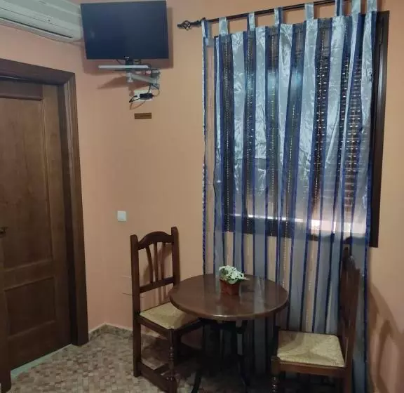 ペンション Hostal Monteolivos