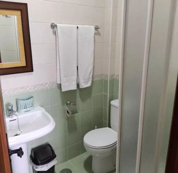 ペンション Hostal Monteolivos