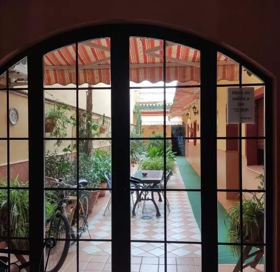 ペンション Hostal Monteolivos