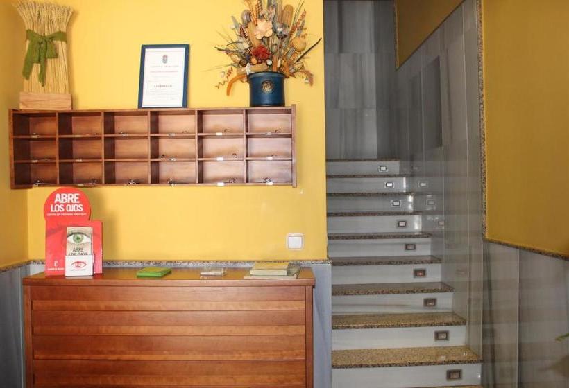 Пансион Hostal Prickly