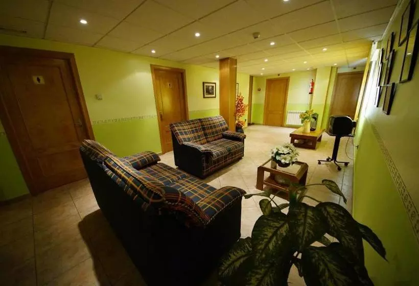 ペンション Hostal Restaurante El Surtidor