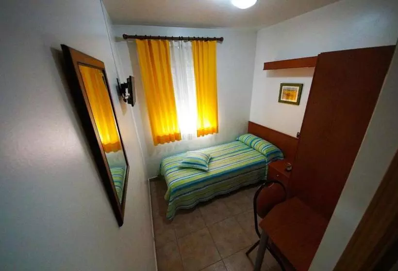 ペンション Hostal Restaurante El Surtidor