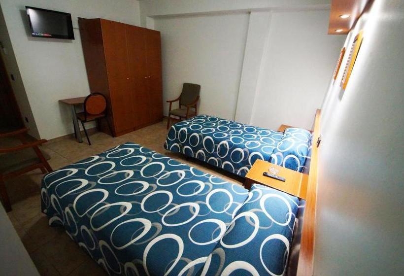 پانسیون Hostal Restaurante El Surtidor