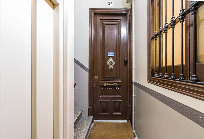 Пансион El Born Guest House By Casa Consell