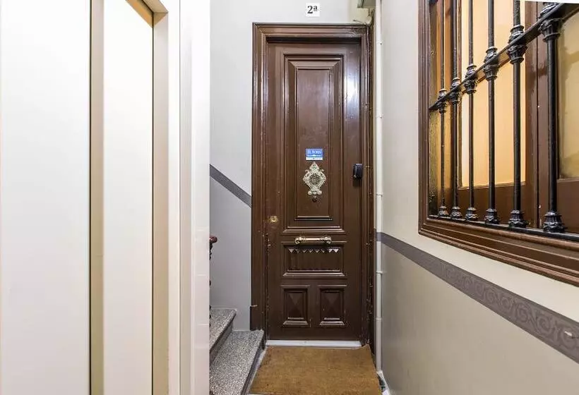 پانسیون El Born Guest House By Casa Consell