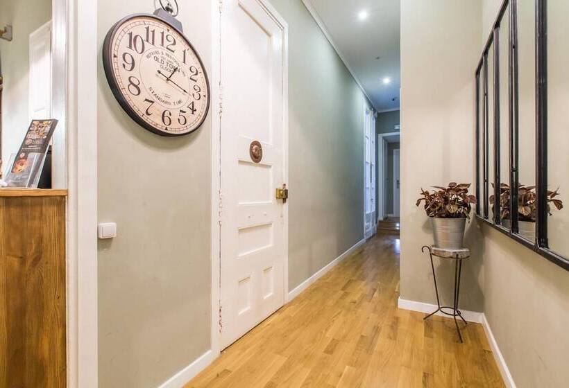 Пансион El Born Guest House By Casa Consell