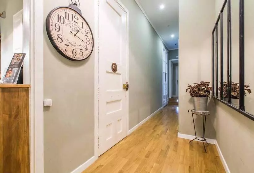 پانسیون El Born Guest House By Casa Consell