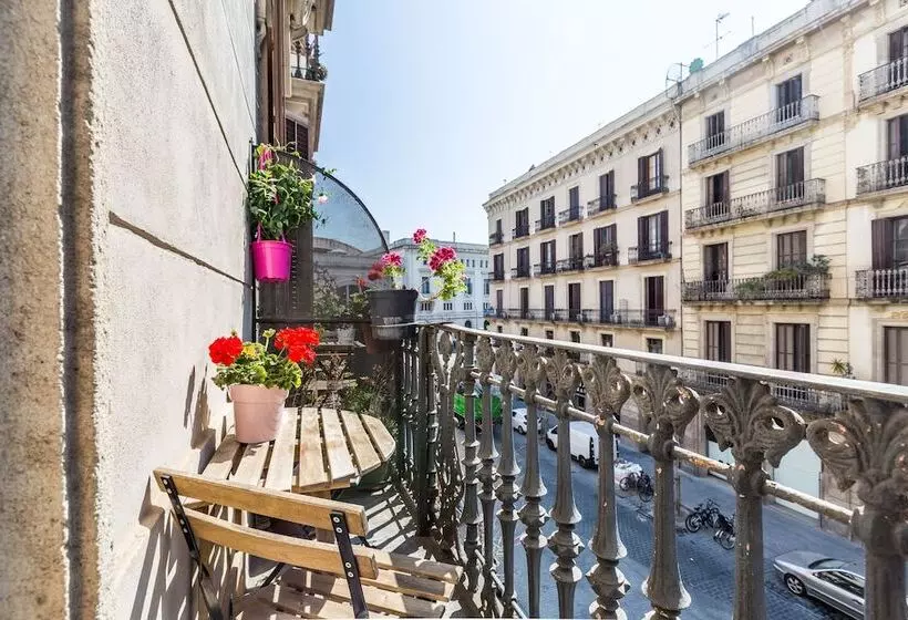 پانسیون El Born Guest House By Casa Consell