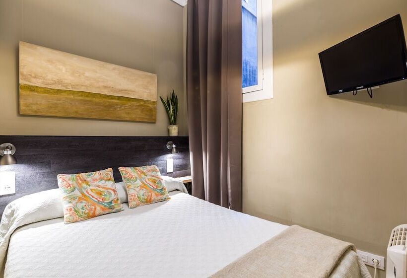 Пансион El Born Guest House By Casa Consell