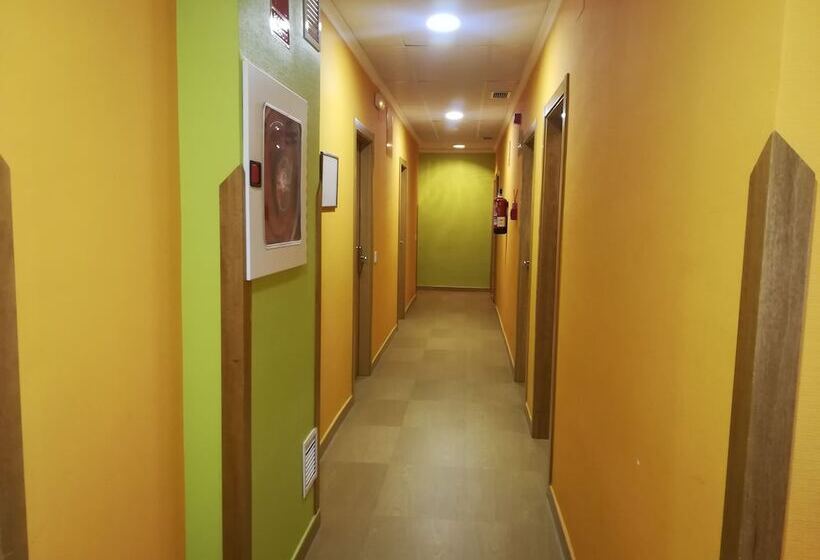 Пансион Hostal Jijones