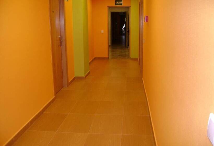 Пансион Hostal Jijones