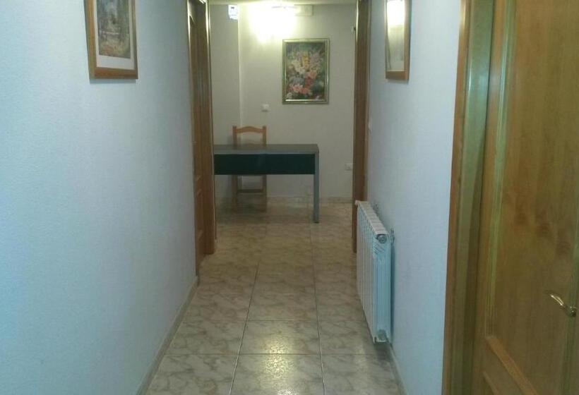 بنسيون Hostal Residencia Taray